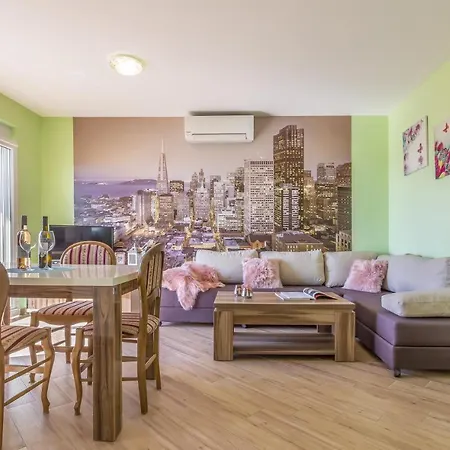 Andela 1 Makarska