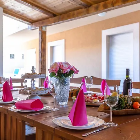 Andela 1 Макарска