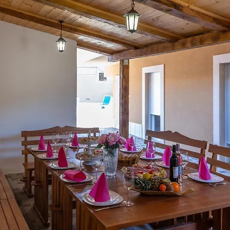 Andela 1 * Makarska